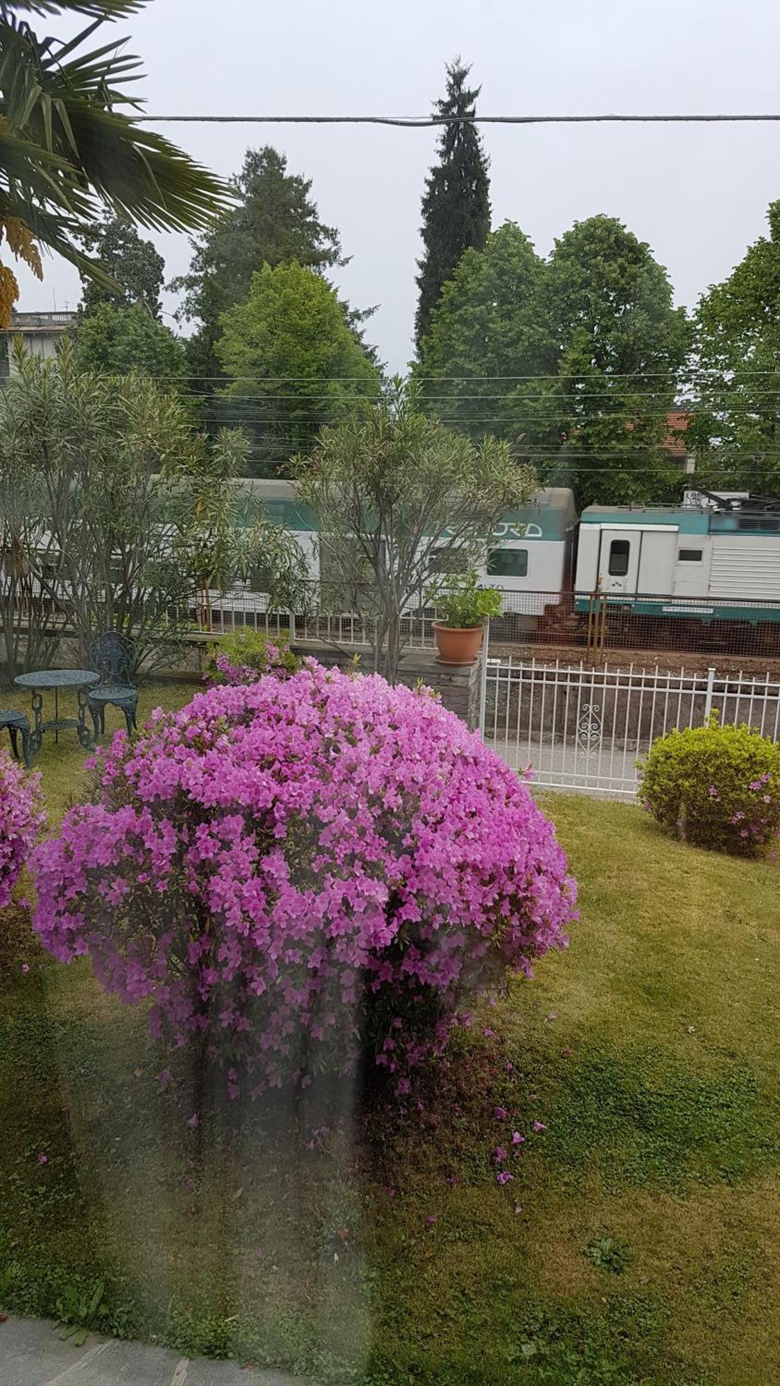 Bed & Breakfast Gli Oleandri Stresa Exterior photo