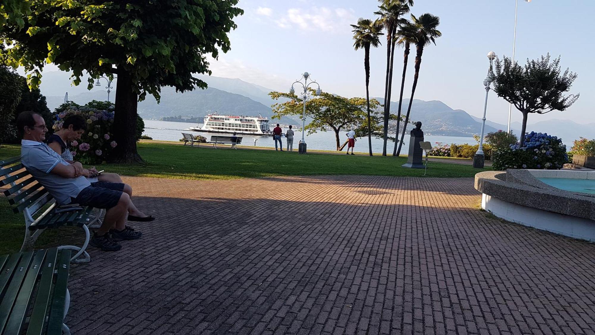 Bed & Breakfast Gli Oleandri Stresa Exterior photo