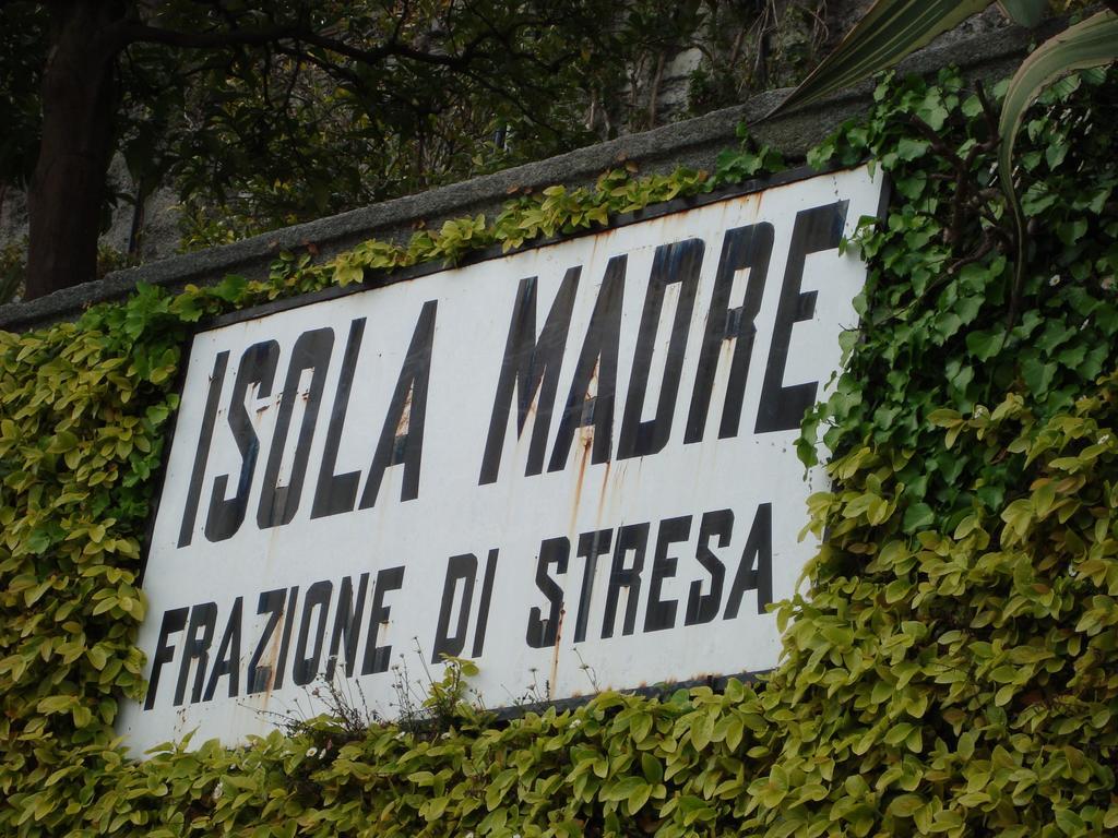 Bed & Breakfast Gli Oleandri Stresa Exterior photo