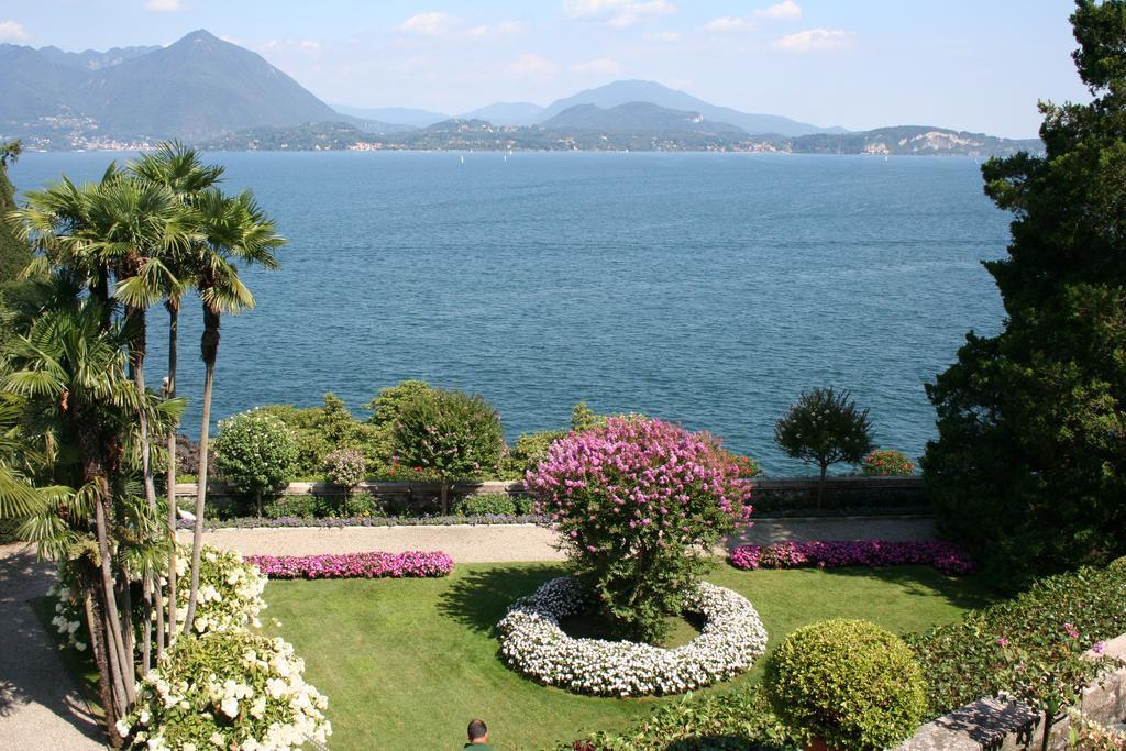 Bed & Breakfast Gli Oleandri Stresa Exterior photo
