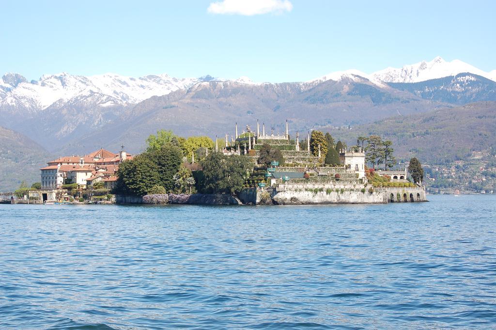 Bed & Breakfast Gli Oleandri Stresa Exterior photo