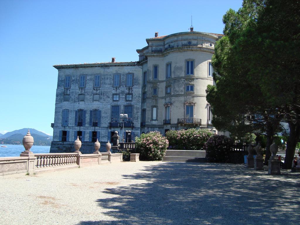 Bed & Breakfast Gli Oleandri Stresa Exterior photo