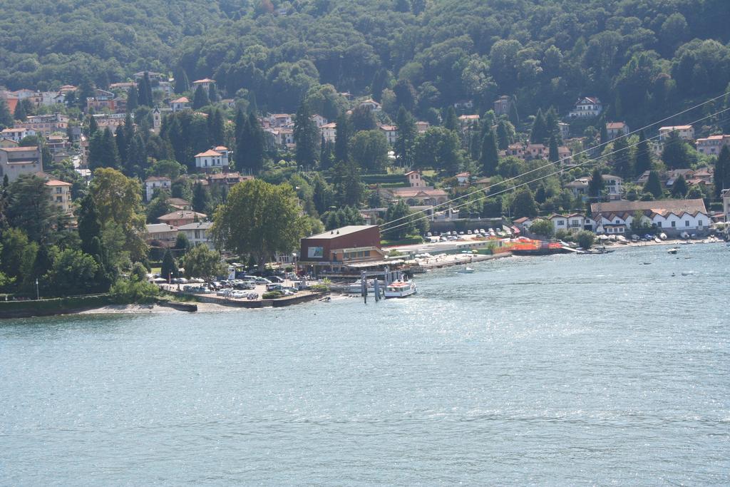 Bed & Breakfast Gli Oleandri Stresa Exterior photo