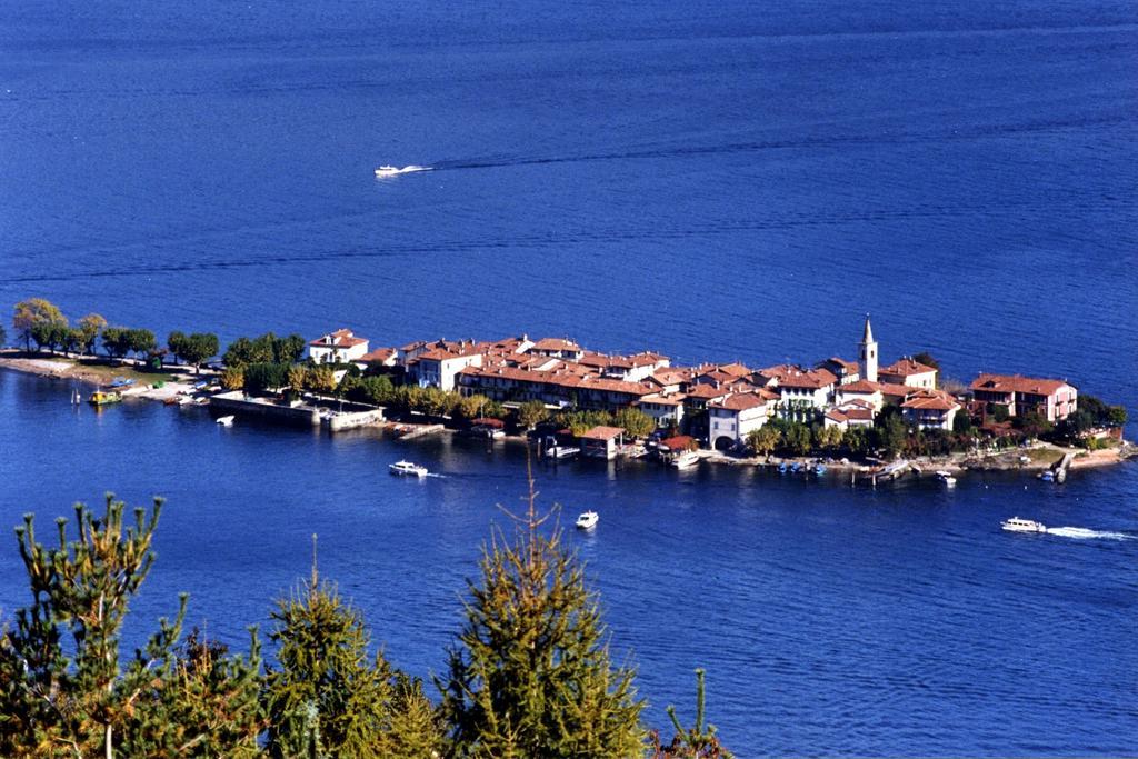 Bed & Breakfast Gli Oleandri Stresa Exterior photo