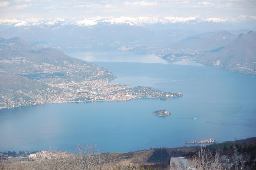 Bed & Breakfast Gli Oleandri Stresa Exterior photo